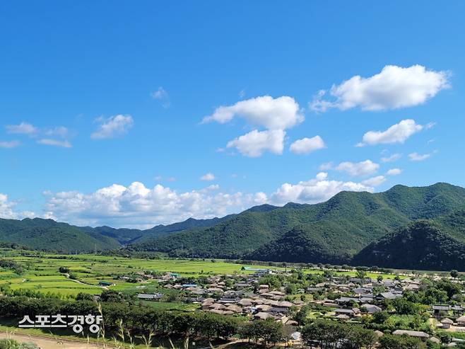 부용대 위에서 바라본 하회마을.