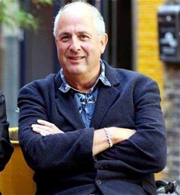 로저 미첼 감독 / 사진=판시네마 제공