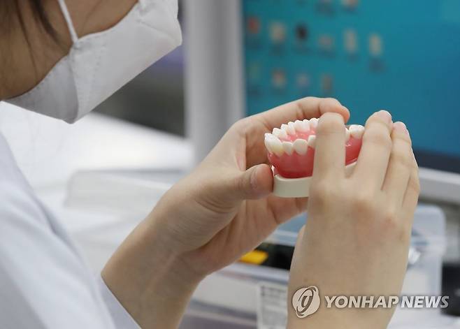 치과의사 국가실기시험  [연합뉴스 자료사진]