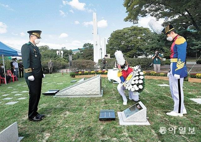 24일 육군사관학교에서 미 육사 1947년 졸업생 전사자 추모비 제막식이 열렸다. 박영대 기자 sannae@donga.com