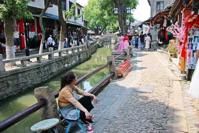 루즈의 도랑과 거리 풍경. ⓒ최종명