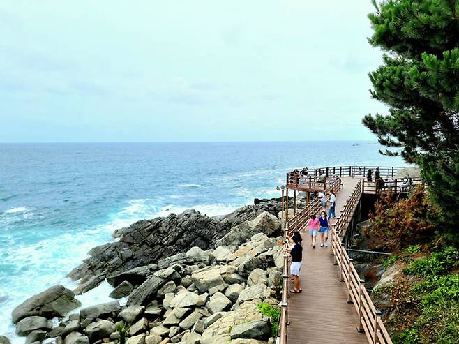 외옹치해변 바다향기로 전망대