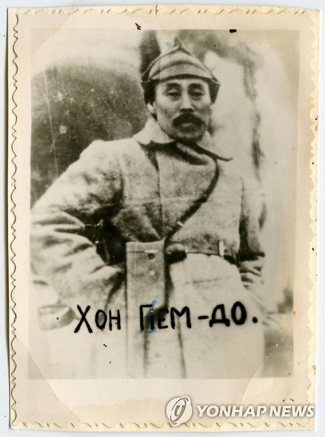 홍범도 장군 생전 모습 (천안=연합뉴스) 독립기념관은 서거 후 78년 만에 고국으로 돌아온 '봉오동 전투'의 영웅 홍범도 장군(1868∼1943년)의 생전 미공개 영상과 사진 등 16점을 8월 17일 공개했다. 사진은 1922년 1월 홍범도 장군의 모습. 2021.8.17 [독립기념관 제공. 재판매 및 DB금지] psykims@yna.co.kr