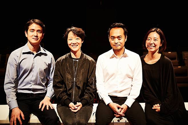 [서울=뉴시스] 왼쪽부터 양종욱, 박지혜, 손상규, 양조아. 공동창작 집단 '양손프로젝트' 멤버들. 2021.09.26. (사진 = 양손프로젝트 제공) photo@newsis.com