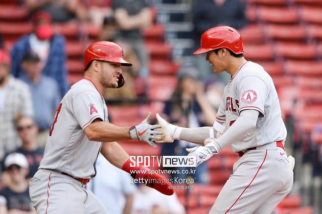 ▲ 마이크 트라웃(왼쪽)-오타니 쇼헤이