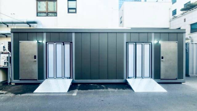 위니케어가 제주한라병원에 설치한 이동형 음압격리병실. 사진=신성이엔지