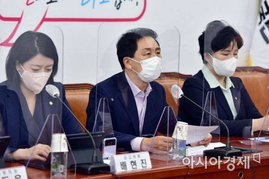 김기현 국민의힘 원내대표가 27일 국회에서 열린 최고위원회의에 참석, 모두발언을 하고 있다./윤동주 기자 doso7@