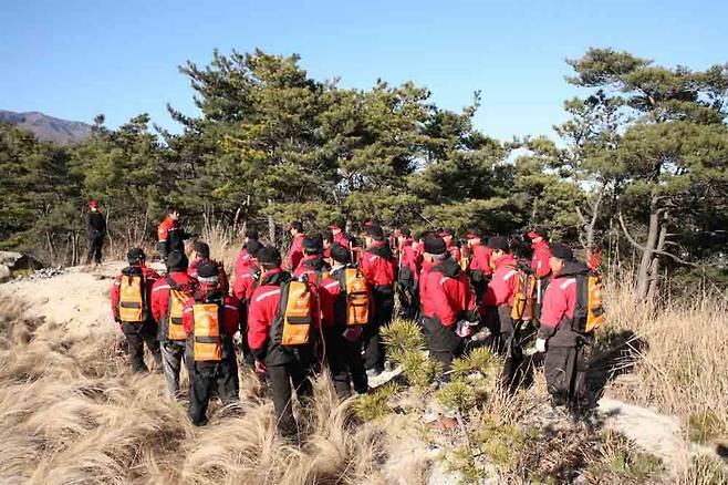 산불전문예방진화대 현장실습 모습. /양산산림항공관리소