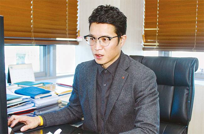 김세호 쌍방울 대표 숭실대 섬유공학, 전 쌍방울 기획팀, 전 쌍방울 부사장 / 사진 쌍방울