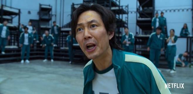 27일 넷플릭스 측은 드라마 '오징어게임'에 나오는 계좌번호에 관해 "사전에 사용 가능하도록 협조됐다"고 해명했다. /사진=넷플릭스 유튜브