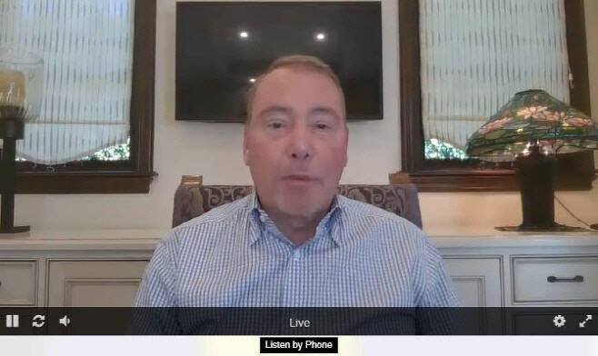 제프리 건들락 더블라인캐피털 최고경영자(CEO)가 지난 14일 오후(현지시간) 자사의 토털리턴 펀드 투자자 대상 화상 대담에서 발언하고 있다. 이데일리는 한국 미디어로는 유일하게 이번 대담에 참석했다. (출처=화상 대담 캡처)