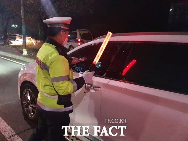 28일 경찰에 따르면 서울 강남경찰서는 기상캐스터 A씨(33)를 지난 6월 도로교통법상 음주운전 혐의로 검찰에 불구속 송치했다. 사진은 기사 내용과 관련 없음. /더팩트DB