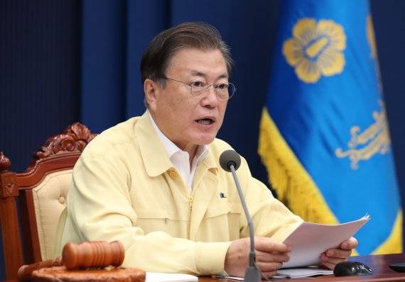 [서울=뉴시스] 김진아 기자 = 문재인 대통령이 28일 오전 청와대 여민관 영상회의실에서 열린 국무회의에서 발언하고 있다. 2021.09.28. bluesoda@newsis.com <저작권자ⓒ 공감언론 뉴시스통신사. 무단전재-재배포 금지.> /사진=뉴시스화상