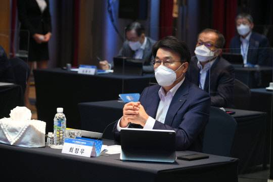 지난 1일 서울 강남구 포스코센터에서 열린 '2021 포스코포럼'에 참석한 최정우 포스코 회장 모습. <연합뉴스>
