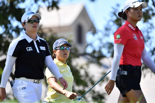 2021년 미국여자프로골프(LPGA) 투어 월마트 NW 아칸소 챔피언십 최종라운드 챔피언조에서 동반 경기한 우승자 하타오카 나사, 공동 2위 지은희와 이민지 프로. 사진제공=Getty Image_LPGA