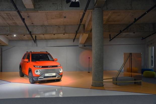 용인에 위치한 브랜드 쇼룸 ‘캐스퍼 스튜디오'에 전시된 캐스퍼. 사진=현대차