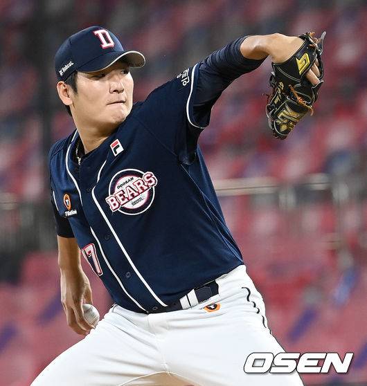 [OSEN=수원, 최규한 기자]1회말 두산 선발 곽빈이 힘차게 공을 뿌리고 있다. 2021.09.29 / dreamer@osen.co.kr