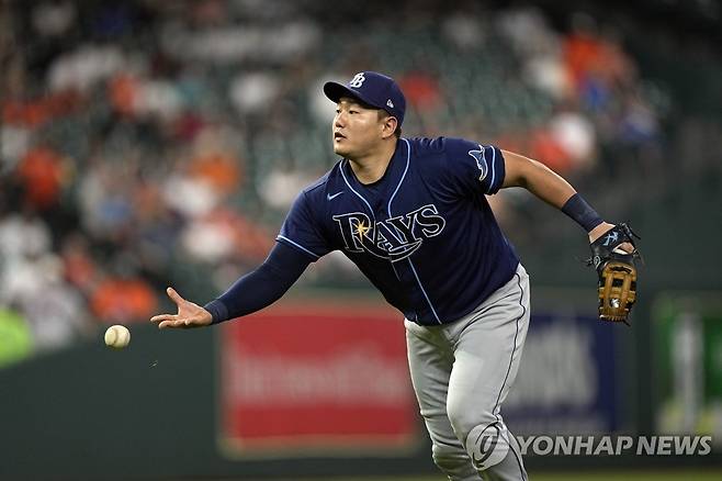 수비하는 최지만 [AP=연합뉴스]