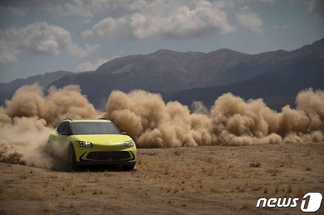 (서울=뉴스1) 권혜정 기자 = 제네시스 브랜드(이하 제네시스)가 제네시스 전동화 비전의 방향성을 제시하는 첫 번째 전용 전기차 ‘GV60(지 브이 식스티)’를 30일 공개했다. © 뉴스1