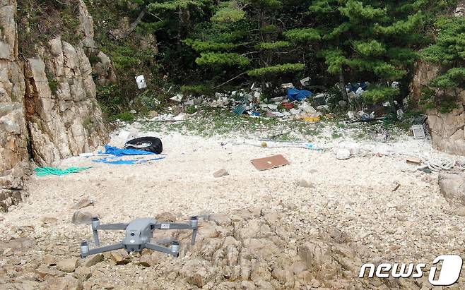 해양쓰레기 탐색 모습© 뉴스1