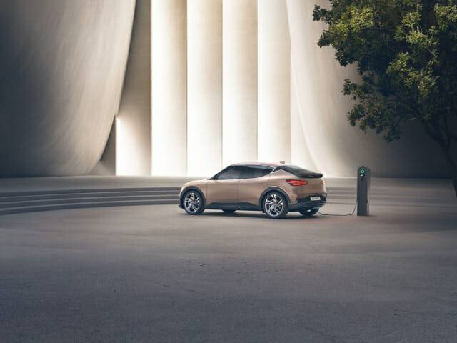 모델 라인업은 스탠다드 후륜/사륜과 퍼포먼스 등 총 세 가지다 (사진=제네시스)