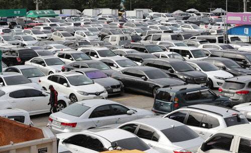 서울 동대문구 한 중고차 시장.<연합뉴스>