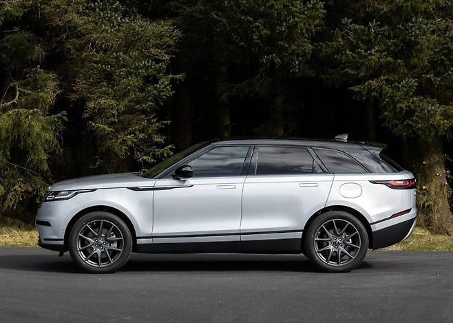 랜드로버 레인지로버 벨라.