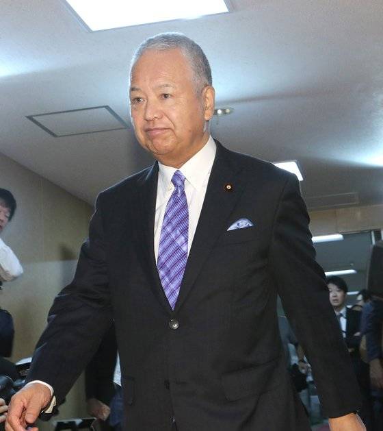 새 자민당 간사장으로 거론되고 있는 아마리 아키라 자민당 세제조사회장. [사진=지지통신 제공]