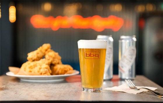 제너시스BBQ 자체 수제맥주인 'BBQ 비어'. [사진 제너시스BBQ]