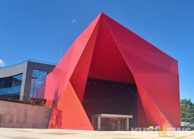 강원 영월군 탄광지역 통합관광지원센터(Y-Square).