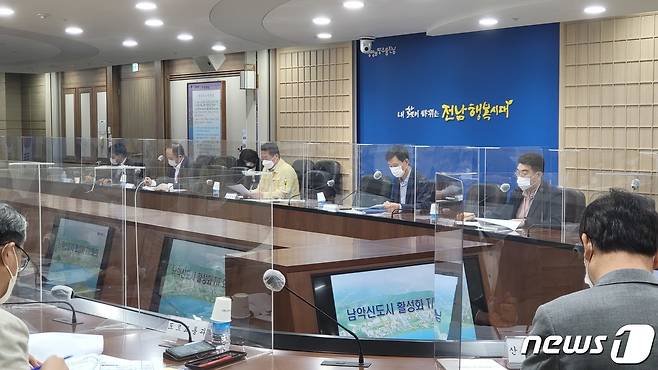 전라남도는 1일 무안 남악신도시 미래 발전 방향 마련을 위해 추진한 남악신도시 2차 회의를 문금주 도 행정부지사 등이 참석한 가운데 진행했다.(전남도 제공) 2021.10.1/뉴스1 © News1