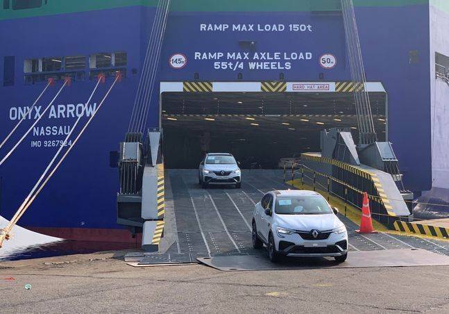 5월 초 프랑스 Le havre항에서 양하 작업 중인 XM3. ⓒ르노삼성자동차