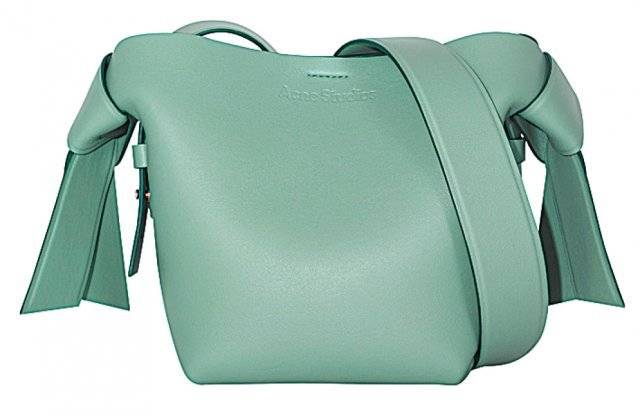 아크네 스튜디오 무수비백.