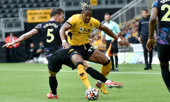 아다마 트라오레가 소속팀 울버햄튼과 재계약을 맺을 전망이다. [사진=뉴시스]