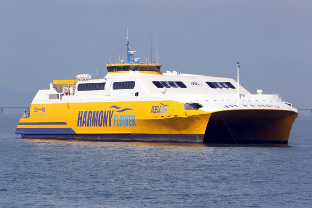 인천~백령도를 운항하고 있는 하모니 플라워호. /사진제공=인천시 옹진군