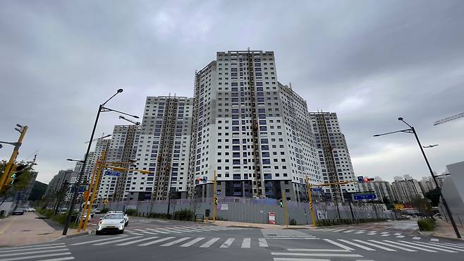 인천 검단 신도시에 건축 중인 아파트 단지. /이경호 영상미디어 기자