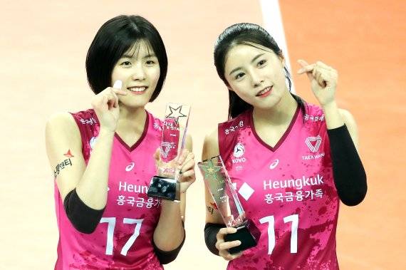 배구선수 쌍둥이 자매 이재영(왼쪽)과 이다영. 뉴시스 제공