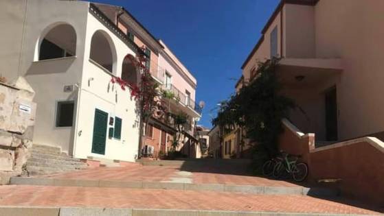 마델라나 섬에 들어오자마자 처음으로 구매한 집. [mauro dabudelli 페이스북 캡처]