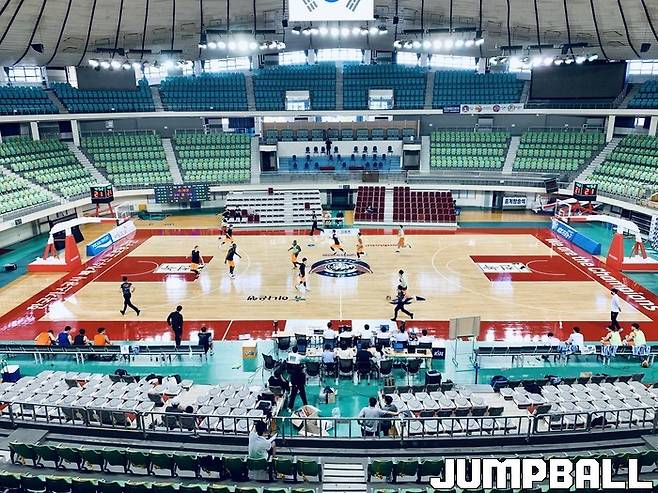 ▲ 모든 보수 공사를 마치고 시설점검을 위한 한국가스공사 자체 청백전이 펼쳐지고 있는 대구체육관