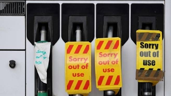 영국 상당수 주유소에 연료가 떨어져 국민들이 극심한 불편을 겪고 있다. /사진=AFP