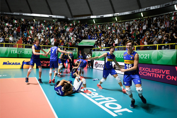 이탈리아 21세 남자배구대표팀이 4일(한국시간) 열린 국제배구연맹(FIVB) 주최 21세 이하 세계남자배구선수권 결승에서 러시아를 꺾고 우승을 차지했다. [사진=국제배구연맹(FIVB)]