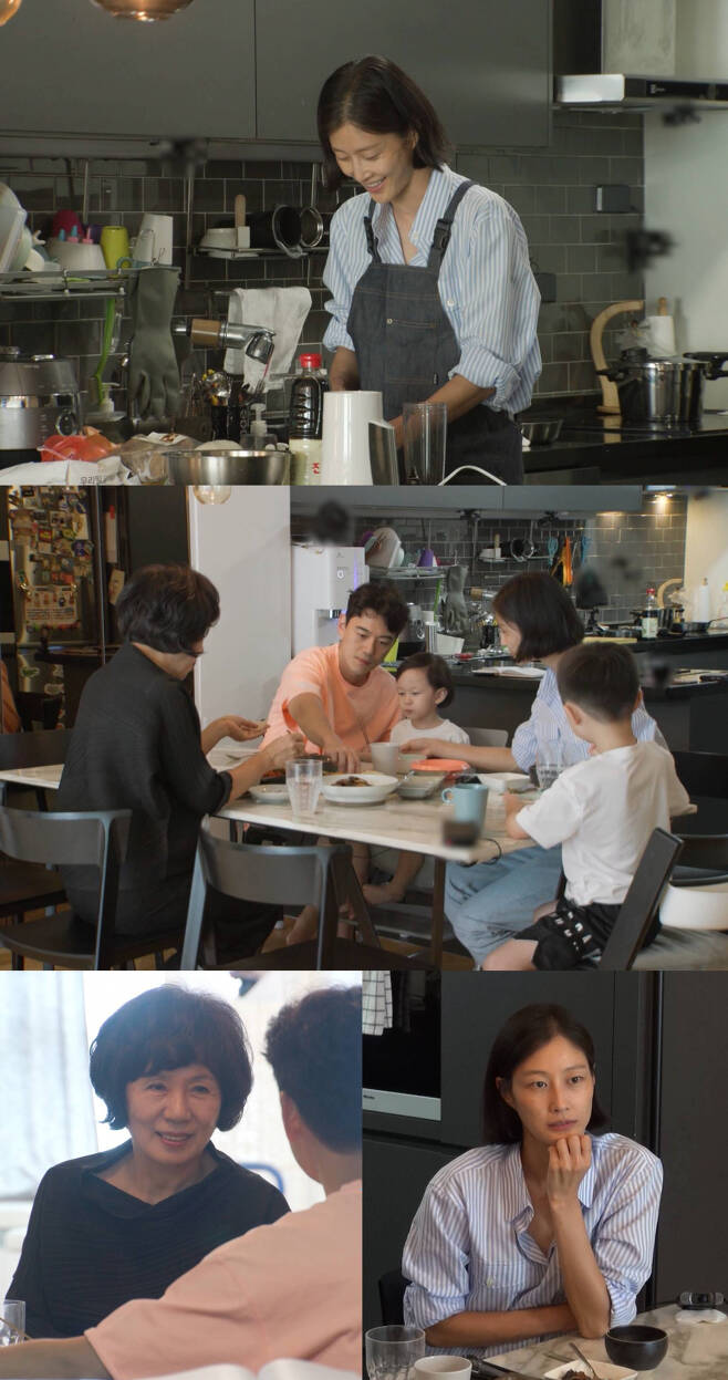 On the 4th SBS entertainment program Same Bed, Different Dreams 2 Season 2 - You Are My Destiny, Lee Hyun-yi, Hong Sung-ki and Lee Hyun-yi mother-in-law meet are revealed.In a recent recording, a special guest visited Lee Hyun-yis house, who dressed up properly and carefully prepared food, saying it was a model presidential election boat.Turns out the model senior was a beautiful mother-in-law who resembled Husband.Mother-in-law surprised everyone by revealing that she had done an advertising model in the past, and the MCs who watched were also impressed that she was pretty.Lee Hyun-yi revealed the story of his visit to his in-laws after a couple fight.Lee Hyun-yi, who lived close to his in-laws at the beginning of his marriage, said, I once went to my in-laws at 3 a.m. with a child (after the couples fight).The steam reaction of the parents who showed up to the daughter-in-law who came in the middle of the night will be released through broadcasting.Meanwhile, Mother-in-law has spoken out about her candid heart about her daughter-in-law Lee Hyun-yi.Meanwhile, mother-in-law said, (son) did not know which woman to marry. It is the back door that surprised Lee Hyun-yi by making a bomb remark.It aired at 11:10 p.m.