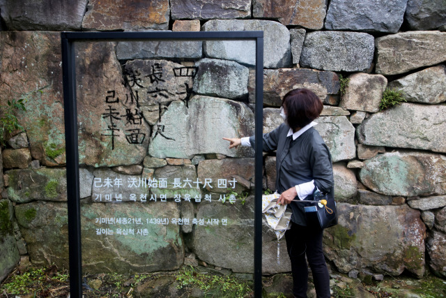 면천읍성 성돌에 새겨진 각자는 읍성의 축조 시기를 확인할 수 있다. 성돌에 새겨진 기미년(己未年)은 1439(세종 21)년으로 조선왕조실록의 기록과 정확히 일치한다.