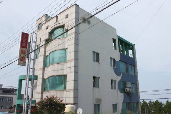 시사저널은 지난 8월 동해에 위치한 D전기산업 소유 건물을 직접 방문했다.ⓒ시사저널 이원석