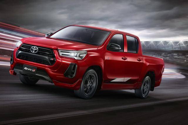 토요타 하이럭스 레보 GR 스포츠 리뷰