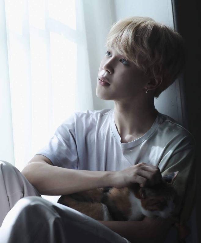 10월 첫눈·지민 거리 이은 방탄소년단 지민 꽃벽 가든..3년째 월클 생일 이벤트 '아름다운 지민처럼'