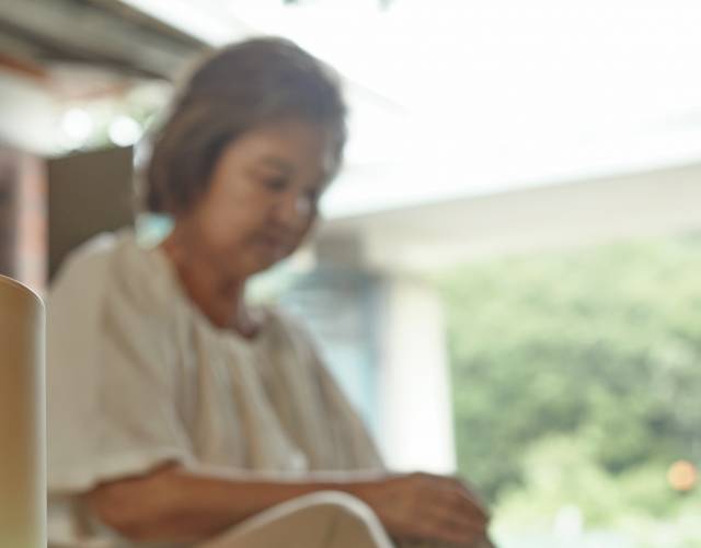 아이 돌봄 노동자 강씨는 법으로 정해진 휴게시간 1시간을 쉬어 본 적이 없다. 강씨는 “아이를 혼자 놔두고 휴식을 취한다는 건 상상할 수 없는 일이다. 주변에서 휴게시간에 온전히 쉬는 사람은 한 명도 본 적이 없다”고 말했다. 기사와 무관한 사진. 게티이미지뱅크