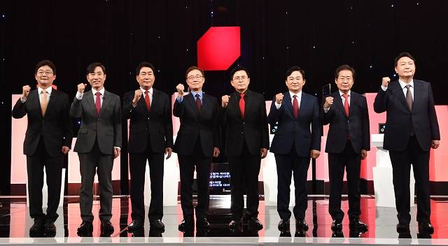 국민의힘 유승민(왼쪽부터), 하태경, 안상수, 최재형, 황교안, 원희룡, 홍준표, 윤석열 대선 경선 예비후보. 연합뉴스