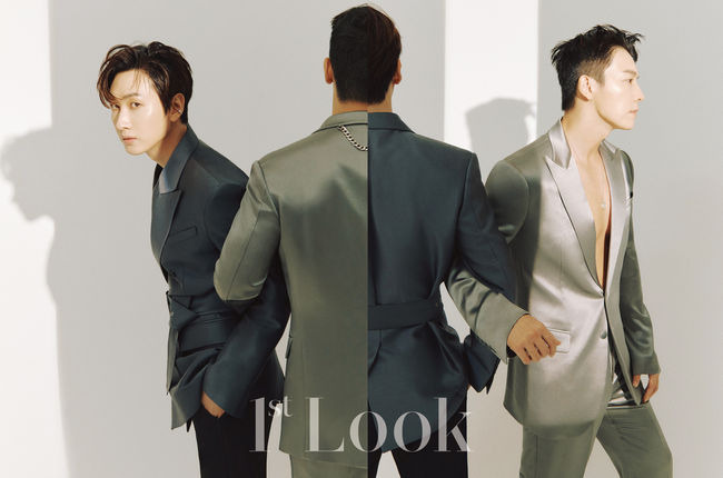 Super Junior-D&E has covered the cover of First Look Magazine No. 227.In this photo, which was filmed with the keyword of the 10th anniversary of its debut, Super Junior-D & E is attracted to the unique chemistry such as the autumn atmosphere with the opposite color and the back of the two together to make them look like one.Personal pictures are also expected to be hot with chic eyes and charisma.In addition, through an interview with the photo shoot, I think the first regular album is a 10th anniversary album and another start to formally declare Super Junior-D & E.Above all, it will be an album for fans and a gift to them. As for the relationship between the East Sea and the Eunhyuk, he said, We share the most personal stories besides work. We expressed our steam friendship by saying, We have a relationship like dog (Dong-Hae) and cat (Eunhyuk).Before the 10th anniversary of his debut, the genuine interview and pictorials of Super Junior-D&E, which is about to release a full-length album at the end of October, can be found in First Look 227 published today (7th).first look