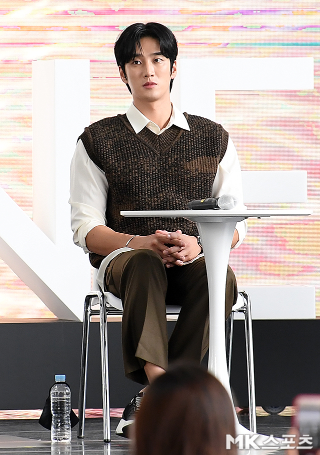 The 26th Busan International Film Festival (BIFF) film Myname Open Talk was held at the Busan Haeundae-gu Film Hall on the afternoon of the 8th.Actor Ahn Bo-hyun attends open talk